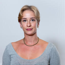 Laura Kolly
