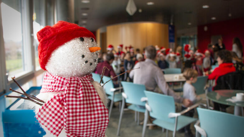 Musikalische Weihnachtsfeier für die Patienten des HFR Riaz